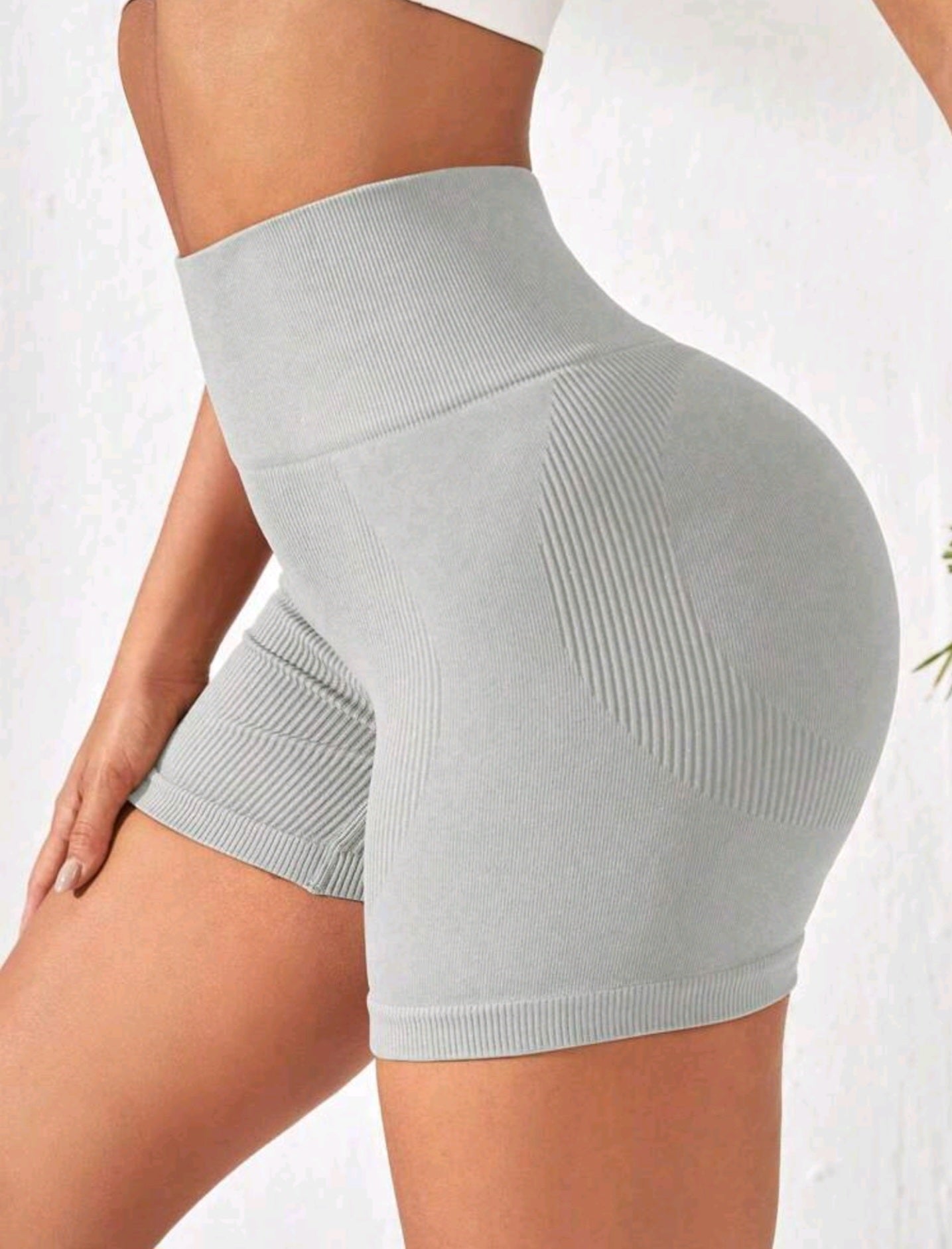 Short Deportivo Gris Claro