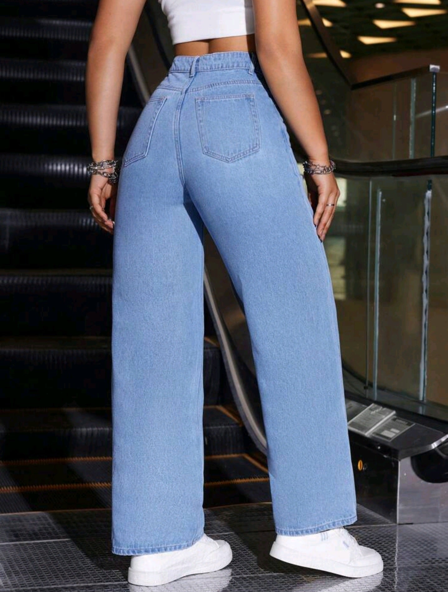 MOM JEANS