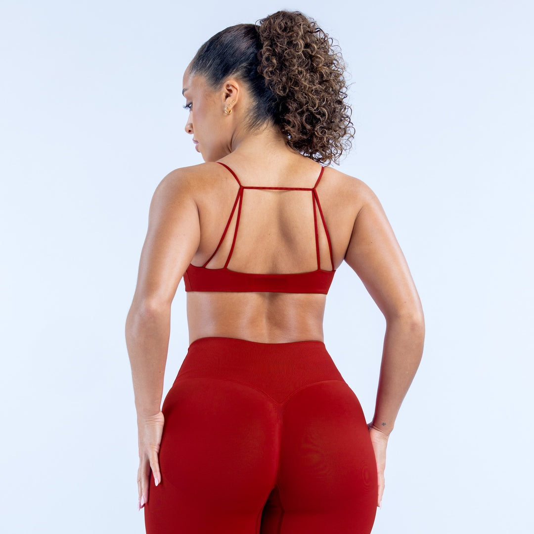 ELEVATE Twist Front Sports Bra - Burgundy